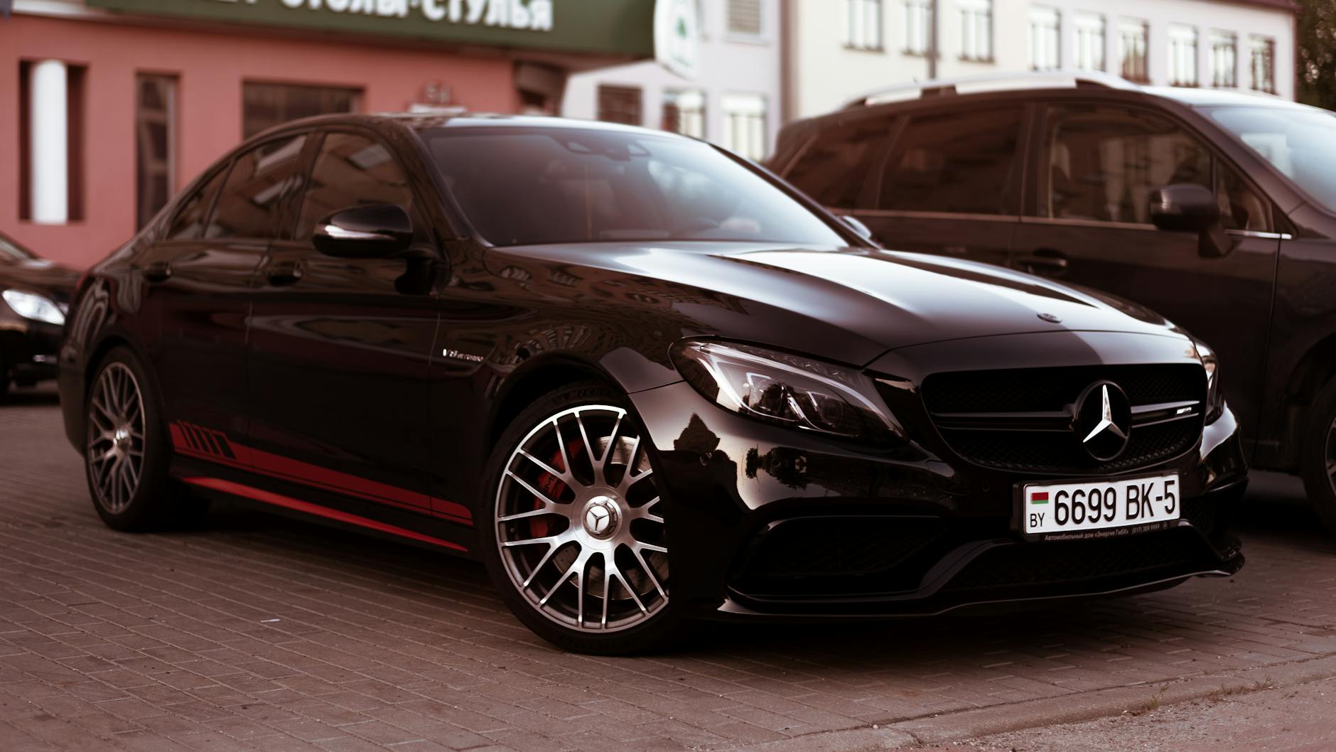 Mercedes-Benz C 200 AMG Line - Obsidianschwarz Metallic